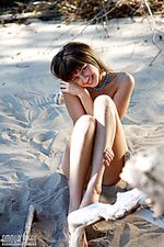 Nude pics of erotic girls spreading legs