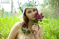 Free pictures of female poses outdoors