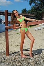 Free pictures of girls in uniform bikini teens free russian