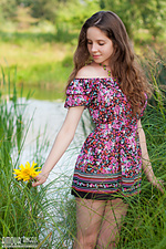 Charming nude hot teen babe