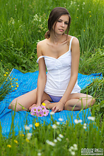 Stunning perfectly naked pictures free posing