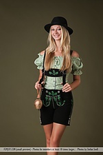 Nineteen erotic female sex pics girls