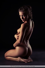 Innocent naked girl natural beauty girl teen photo