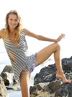Lively and youthful, with a sunny personality and natural sweetness.