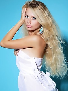 Nudes young 100 free pictures of teen girls lingerie erotica models pics free pictures teen