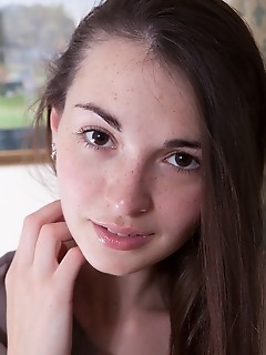 Hot female pics free pics gallery teens free teen pictures gallery naked pretty met art