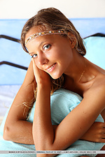 Busty teen hq erotica pics free teen virgin softcore photography sex gallery world free met art pictures