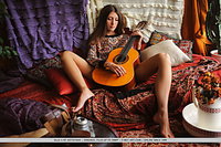 Photos met art style en coed happy teen gallerys and pics